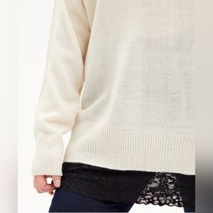 NEW White & Black Lace-Trim V-Neck Sweater M